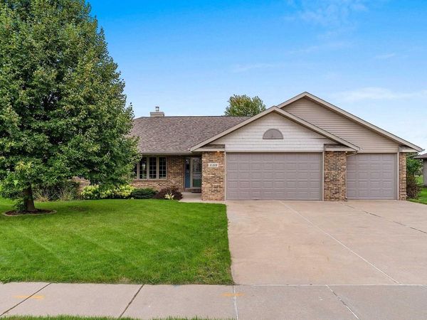 2328 LOST DAUPHIN ROAD, De Pere, WI 54115