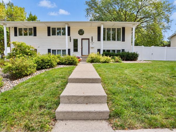 1703 S 7th Street, Aberdeen, SD 57401
