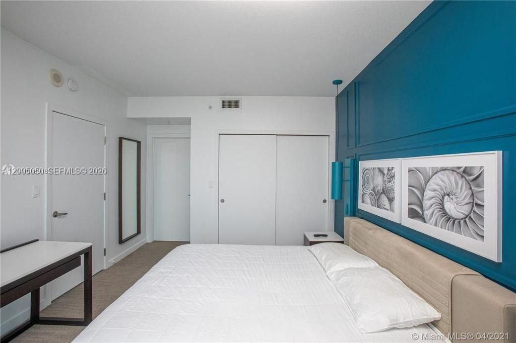 17315 Collins Ave, Unit 2406, Sunny Isles Beach, FL 33160 Photo