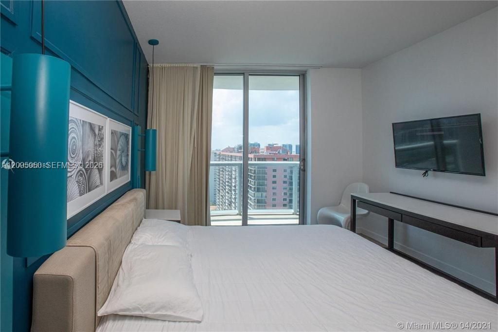 17315 Collins Ave, Unit 2406, Sunny Isles Beach, FL 33160 Photo