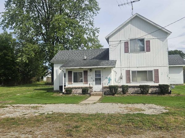 211 Quarterline Street S, Ashley, MI 48806