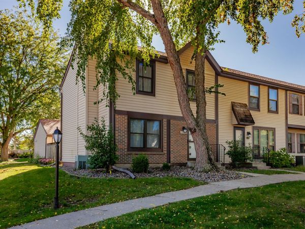8632 Alpine Drive, Unit A, Urbandale, IA 50322