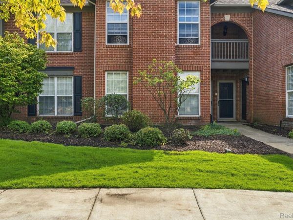 28067 Carlton Way Drive , Novi, Mi 48377