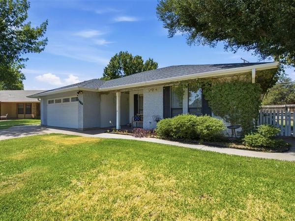 1406 Doral Court, Graham, TX 76450