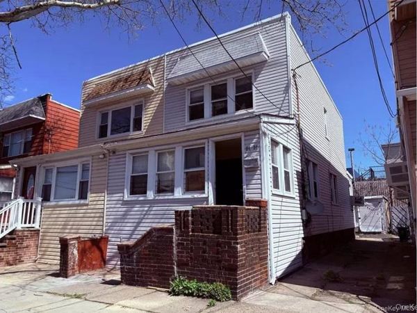 5433 44th Street, Maspeth, NY 11378