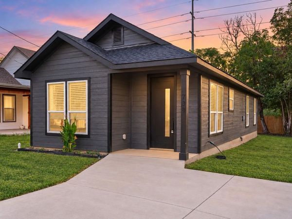 738 Chihuahua ST, Lockhart, TX 78644