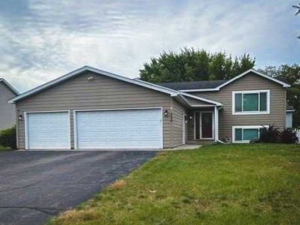 456 Braeburn Drive , Shakopee, MN 55379