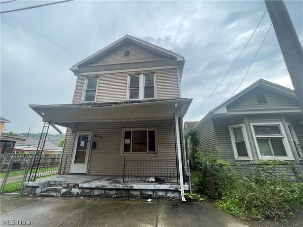 810 N 6th Avenue , Steubenville, OH 43952