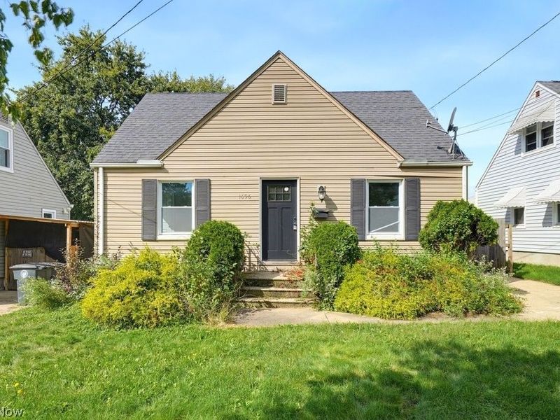 1696 Oakwood Avenue, Akron, OH 44301 Photo 1