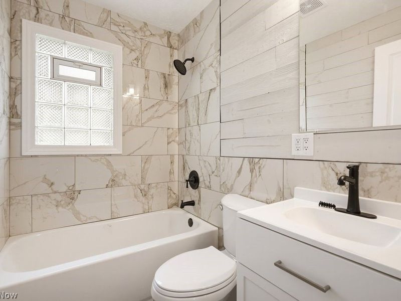 1696 Oakwood Avenue, Akron, OH 44301 Photo 13