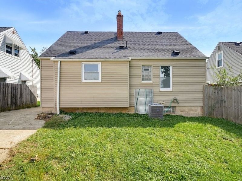 1696 Oakwood Avenue, Akron, OH 44301 Photo 5