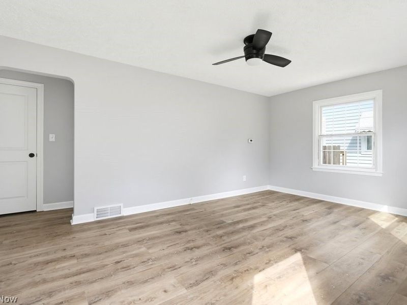 1696 Oakwood Avenue, Akron, OH 44301 Photo 7