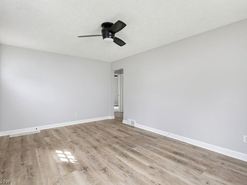 1696 Oakwood Avenue, Akron, OH 44301 Photo 8