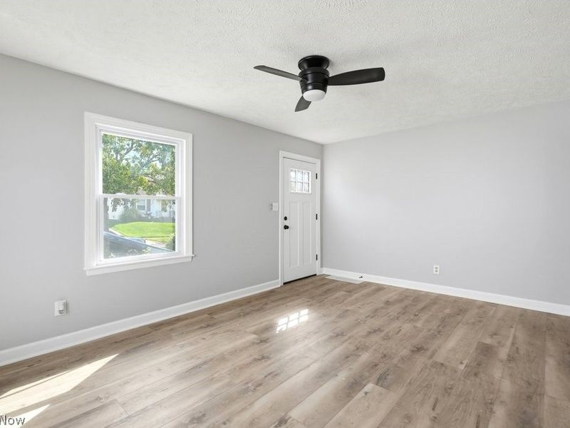 1696 Oakwood Avenue, Akron, OH 44301 Photo 9