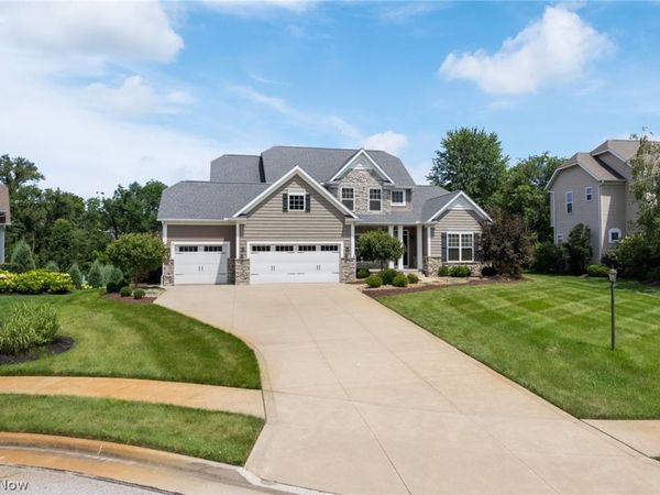 3901 Creekside Drive , Uniontown, OH 44685
