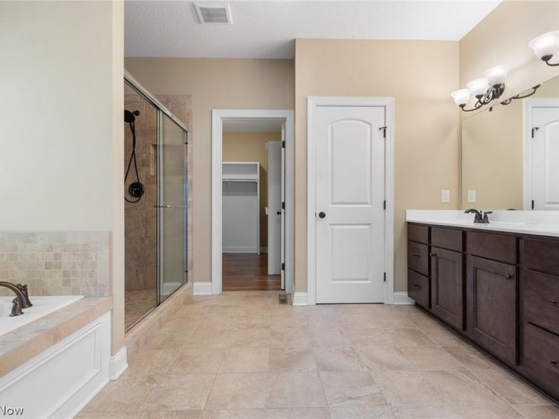 3901 Creekside Drive , Uniontown, OH 44685 Photo 16