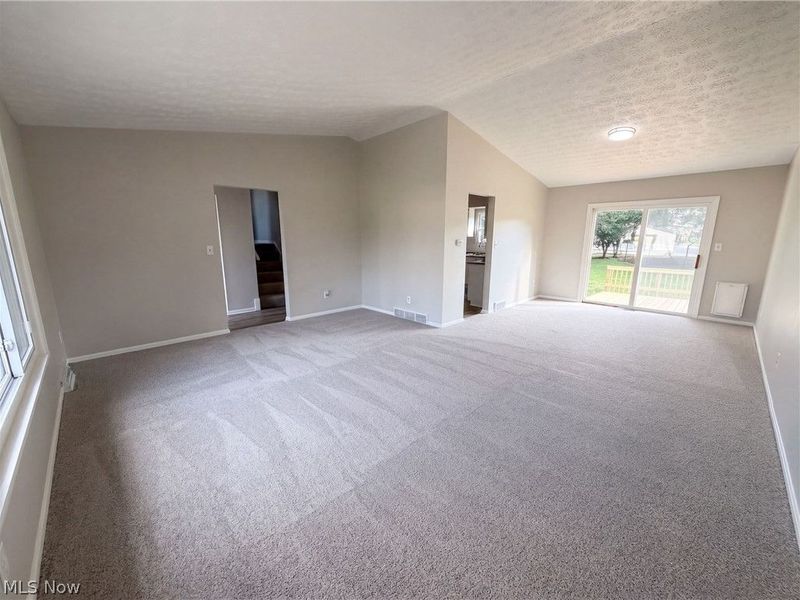 1065 Easton Drive , Akron, OH 44310 Photo 3
