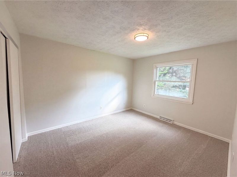 1065 Easton Drive , Akron, OH 44310 Photo 4