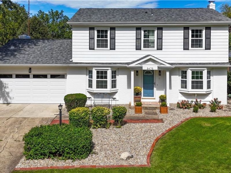 8475 Squirrel Hill Drive NE, Warren, OH 44484 Photo 2