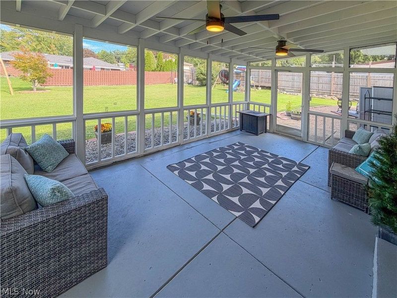 8475 Squirrel Hill Drive NE, Warren, OH 44484 Photo 38