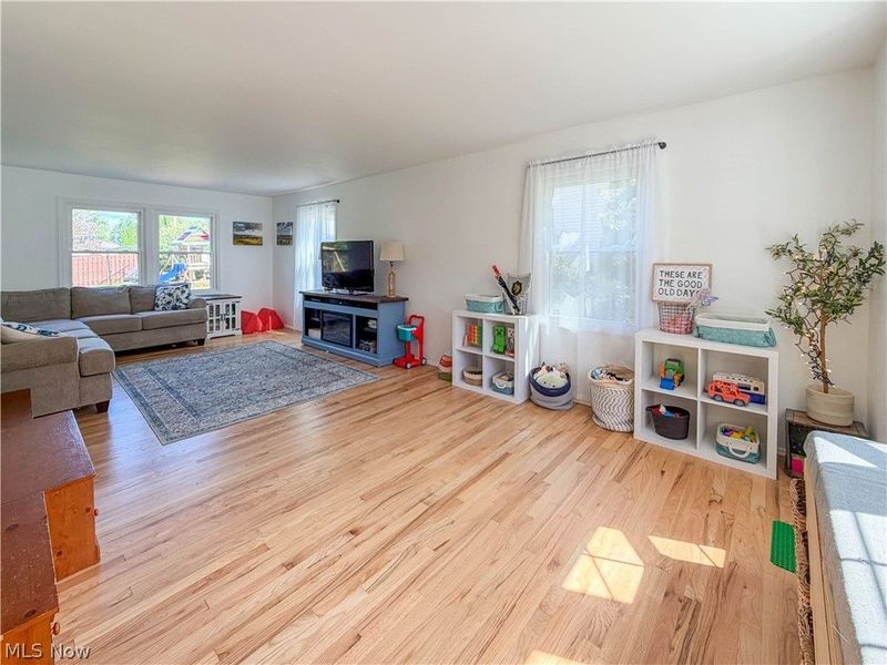 8475 Squirrel Hill Drive NE, Warren, OH 44484 Photo 4