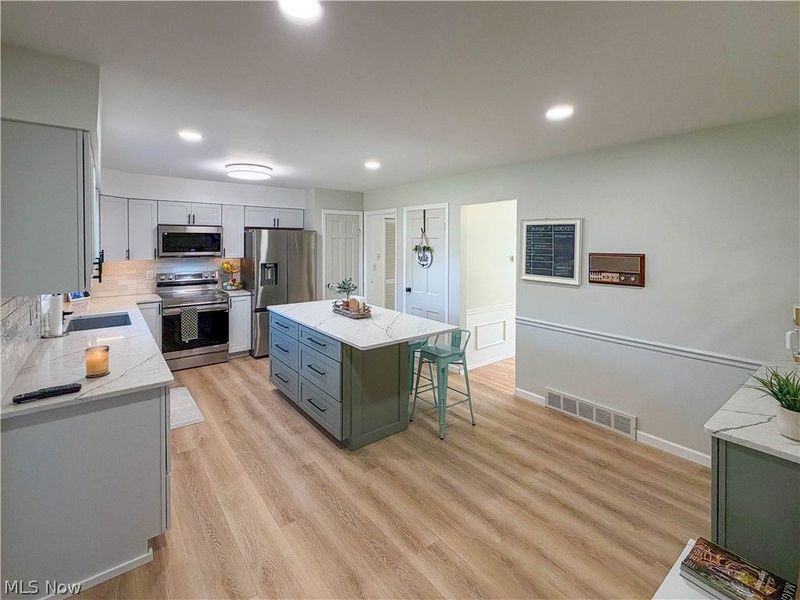 8475 Squirrel Hill Drive NE, Warren, OH 44484 Photo 8