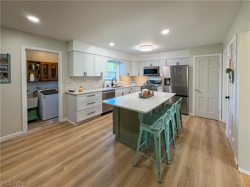 8475 Squirrel Hill Drive NE, Warren, OH 44484 Photo 9