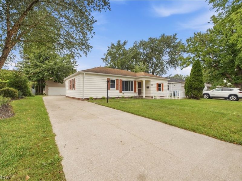 6534 Aylesworth Drive , Parma Heights, OH 44130 Photo 1