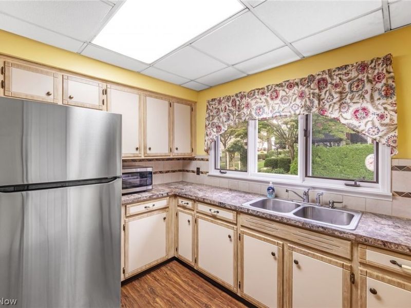 41 W Marion Street , Doylestown, OH 44230 Photo 11