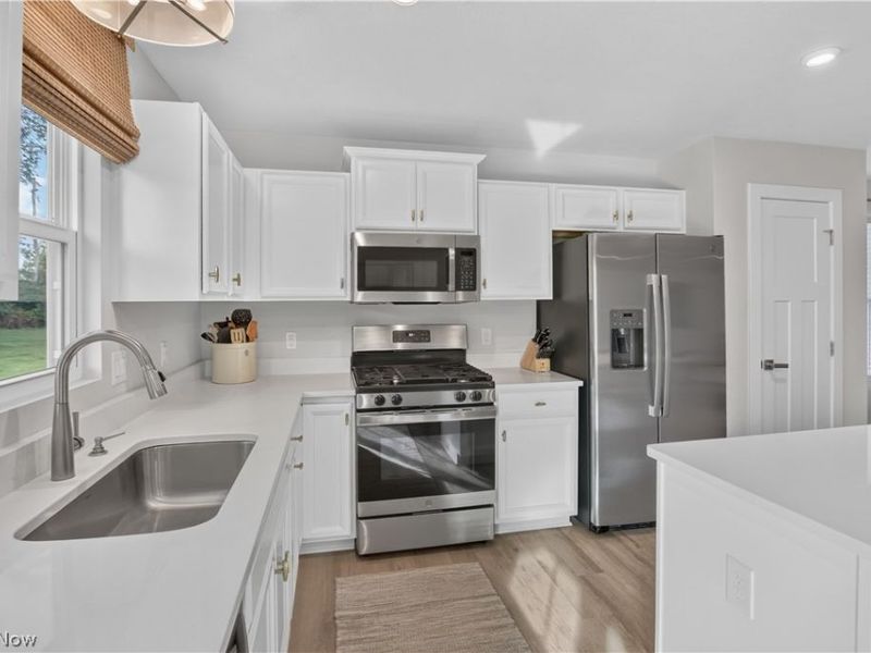 1672 Leslie Drive , Streetsboro, OH 44241 Photo 12