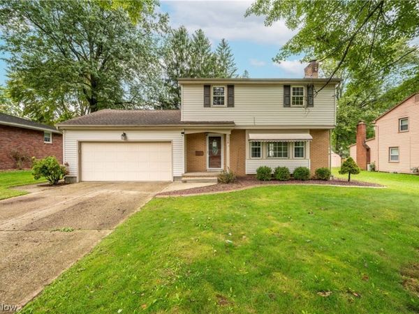 3424 Tall Oaks Lane , Austintown, OH 44511