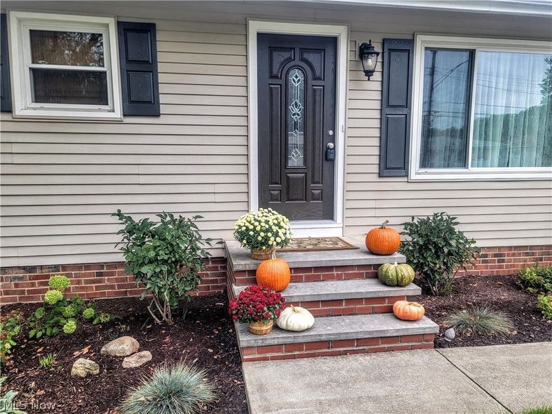 18160 Kalvin Drive, Brook Park, OH 44142 Photo 2