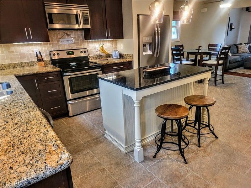 18160 Kalvin Drive, Brook Park, OH 44142 Photo 3
