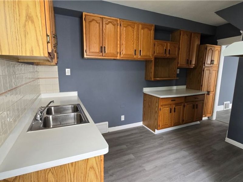 13301 Caine Avenue , Cleveland, OH 44105 Photo 10
