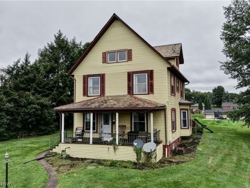 215 Dover Road NE, Sugarcreek, OH 44681 Photo 1