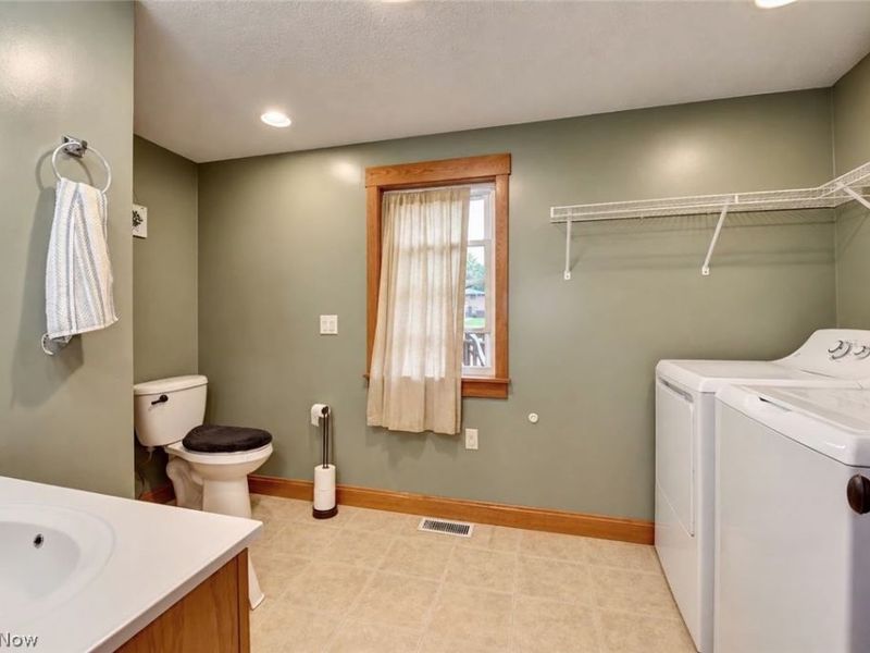 215 Dover Road NE, Sugarcreek, OH 44681 Photo 11