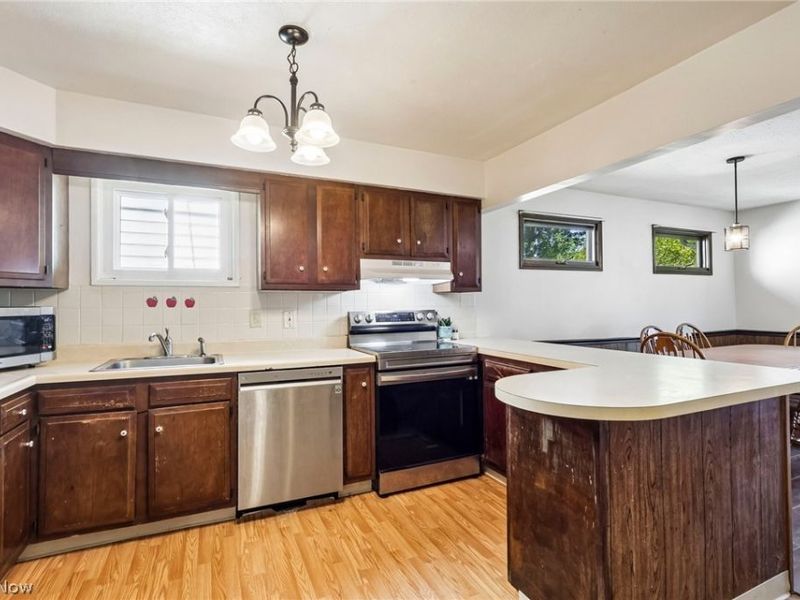 1769 Windsor Street , Cuyahoga Falls, OH 44221 Photo 8