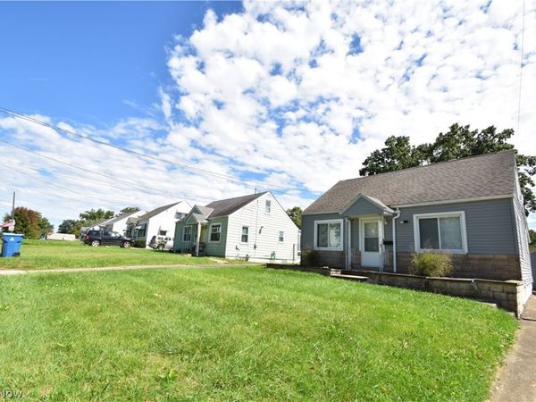 616 Poland Avenue , Struthers, OH 44471