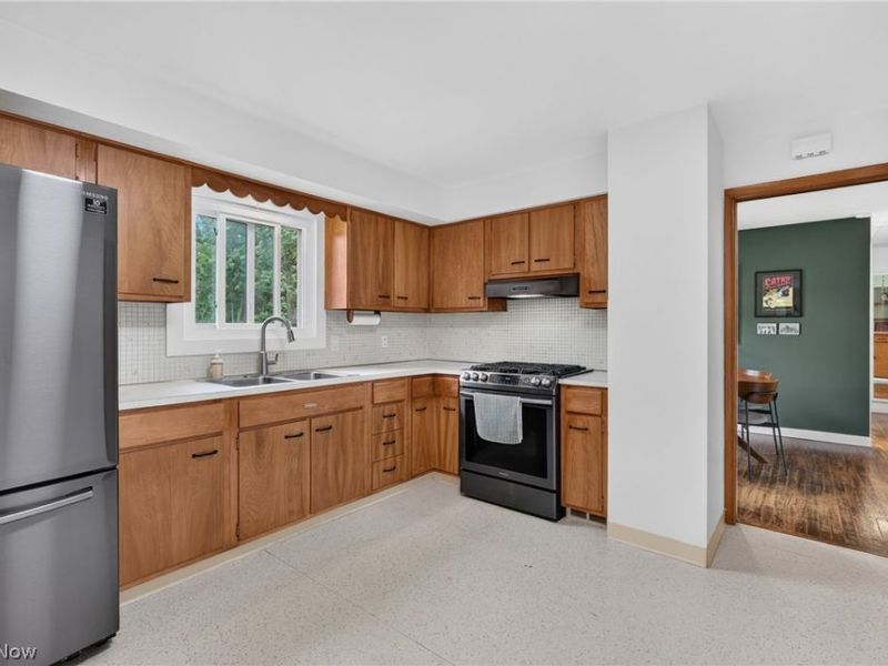 15521 Frick Court , Cleveland, OH 44111 Photo 15