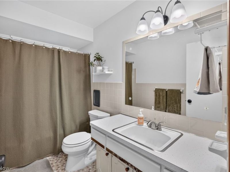 15521 Frick Court , Cleveland, OH 44111 Photo 18
