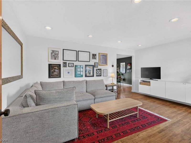 15521 Frick Court , Cleveland, OH 44111 Photo 6