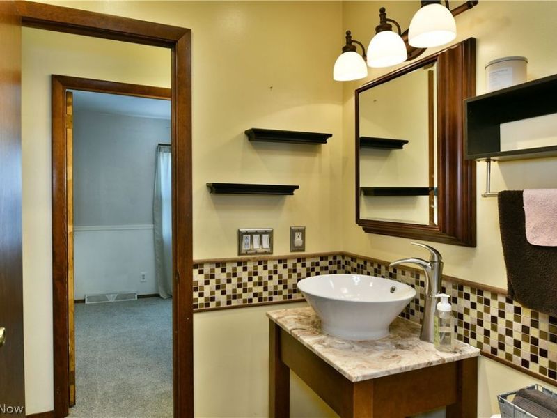 8285 Longview Drive NE, Warren, OH 44484 Photo 34