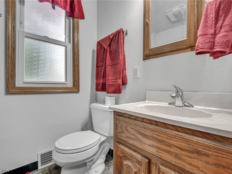 6507 Forest Avenue , Parma, OH 44129 Photo 10