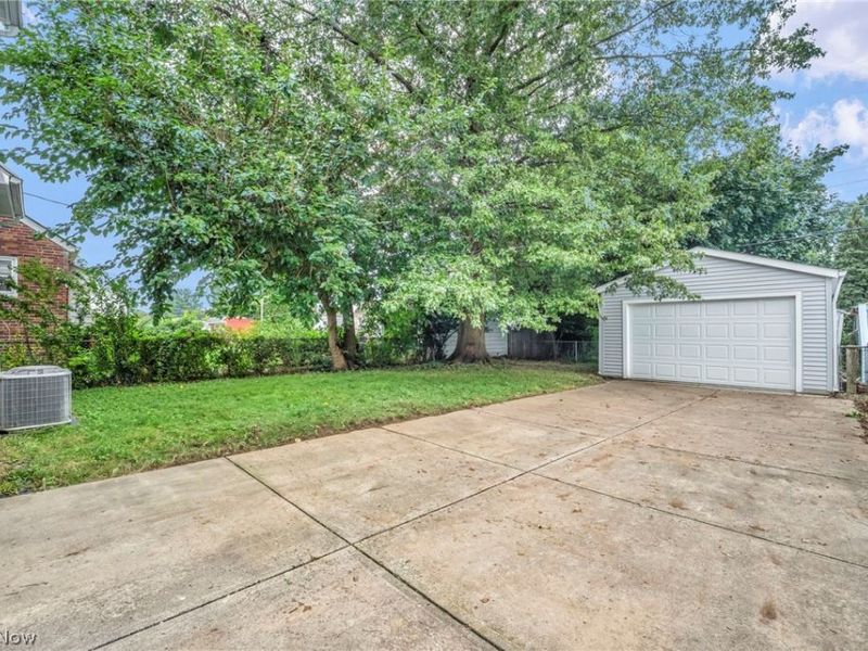 6507 Forest Avenue , Parma, OH 44129 Photo 24