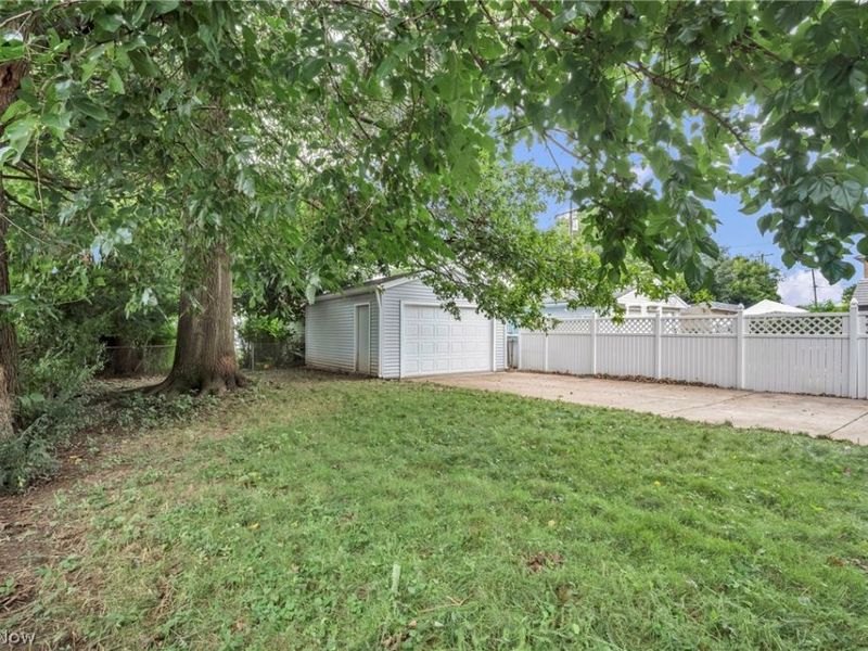 6507 Forest Avenue , Parma, OH 44129 Photo 25
