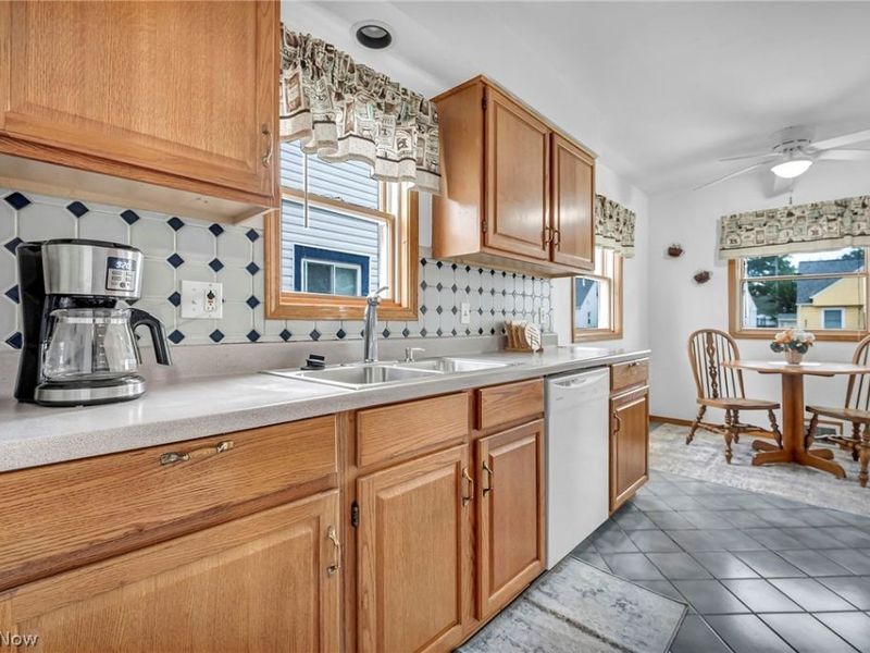 6507 Forest Avenue , Parma, OH 44129 Photo 7