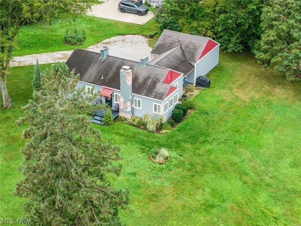 884 Monmouth Drive , Akron, OH 44313