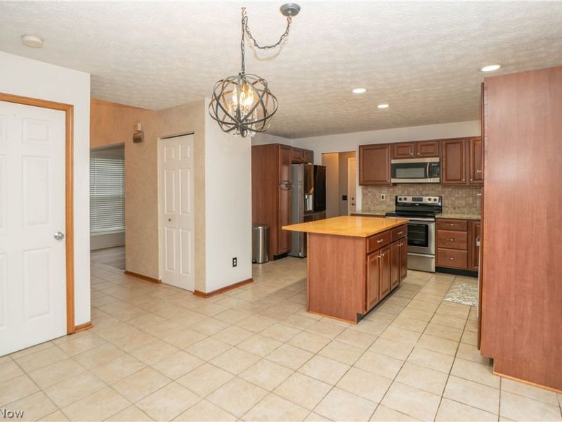 6526 Sugargrove Circle NE, Canton, OH 44721 Photo 14
