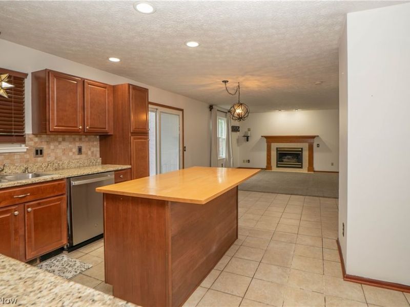 6526 Sugargrove Circle NE, Canton, OH 44721 Photo 8