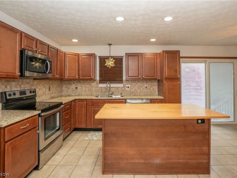 6526 Sugargrove Circle NE, Canton, OH 44721 Photo 9